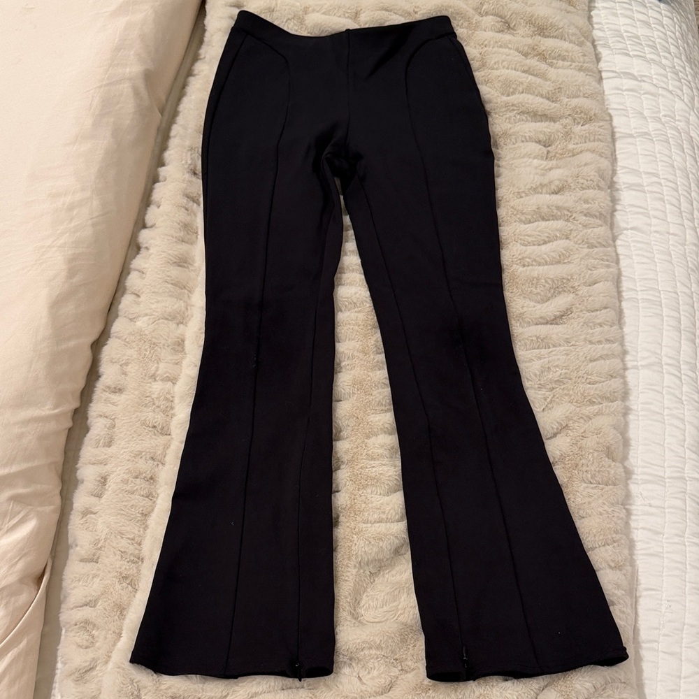 Alo black flares